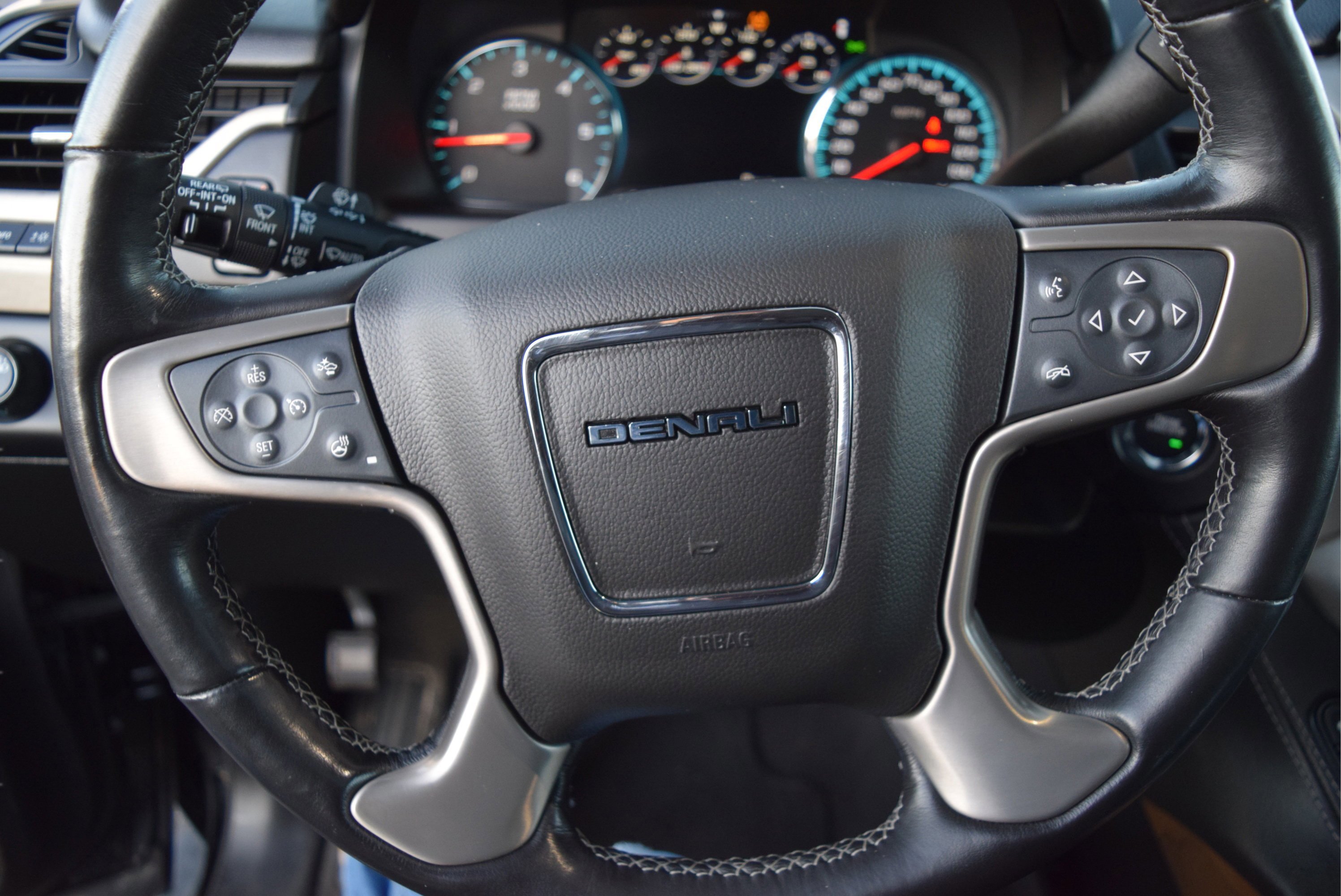 Used 2020 GMC Yukon XL Denali w/ Denali Ultimate Package image 15