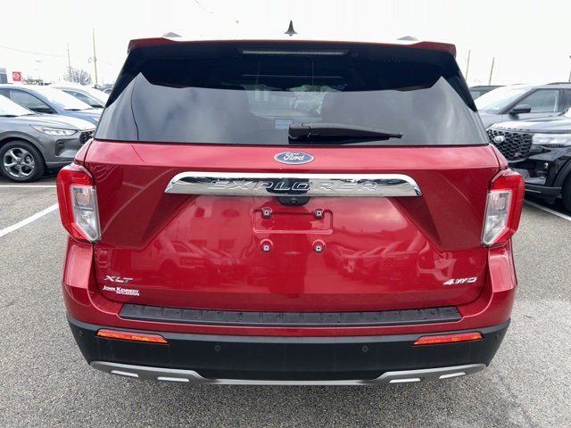 Certified 2022 Ford Explorer XLT w/ Equipment Group 202A image 3