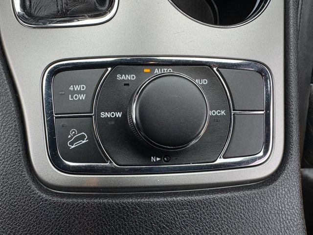 Used 2018 Jeep Grand Cherokee Limited AWD/4WD image 26