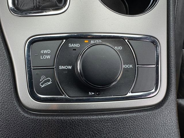 Used 2018 Jeep Grand Cherokee Limited AWD/4WD image 26