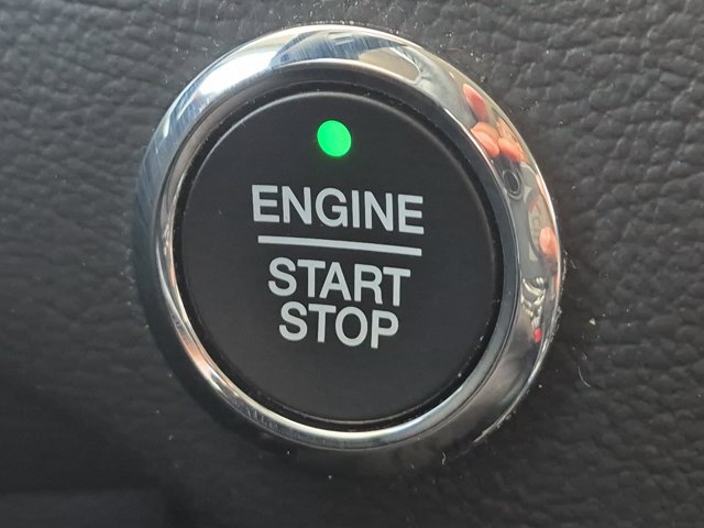 Certified 2020 Ford Edge Titanium FWD image 28
