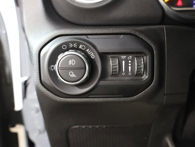 Used 2020 Jeep Gladiator Overland image 18