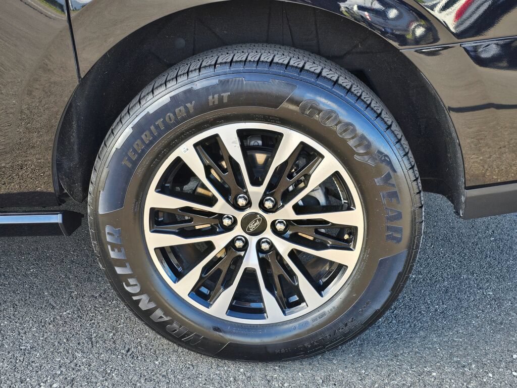Certified 2025 Ford Expedition Max Platinum AWD/4WD image 10