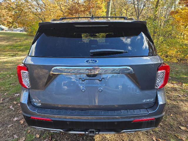 Certified 2022 Ford Explorer XLT w/ Equipment Group 202A image 6