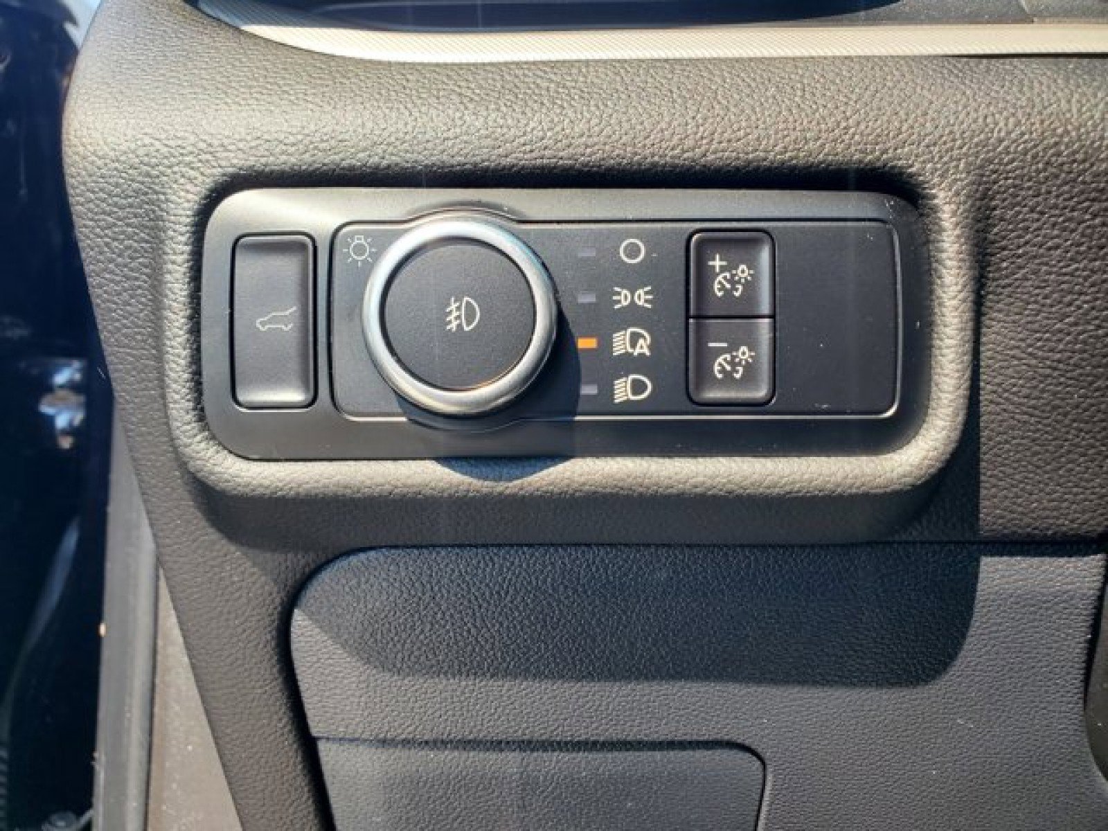 Certified 2023 Ford Explorer XLT w/ Equipment Group 202A image 16