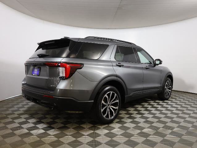 Certified 2025 Ford Explorer ST-Line image 4