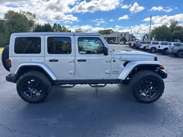 Used 2022 Jeep Wrangler Unlimited Sahara w/ Cold Weather Group AWD/4WD image 2