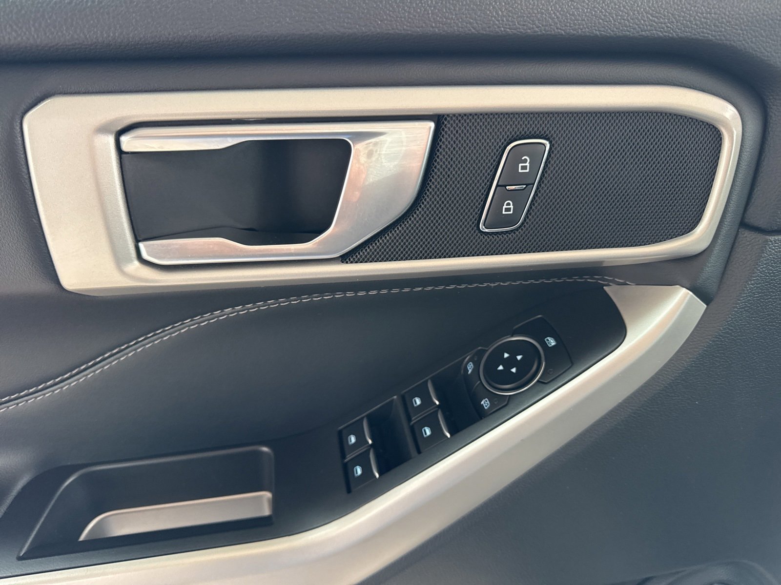 Certified 2023 Ford Explorer XLT image 23