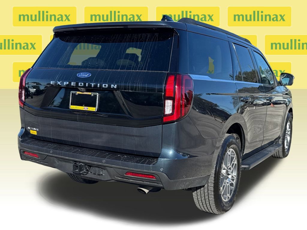 Certified 2025 Ford Expedition Active image 3