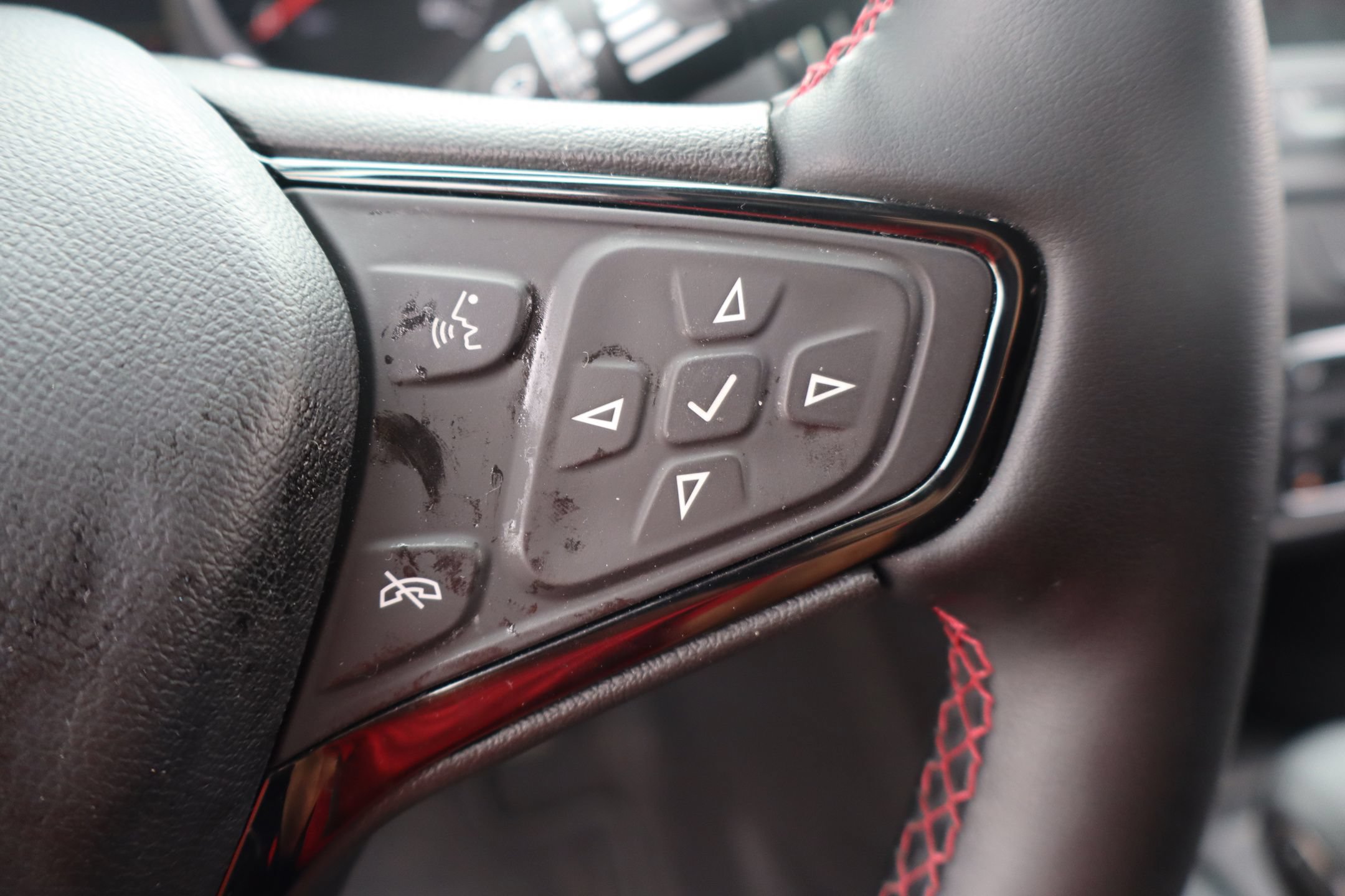 Used 2024 Chevrolet Equinox RS AWD/4WD image 15