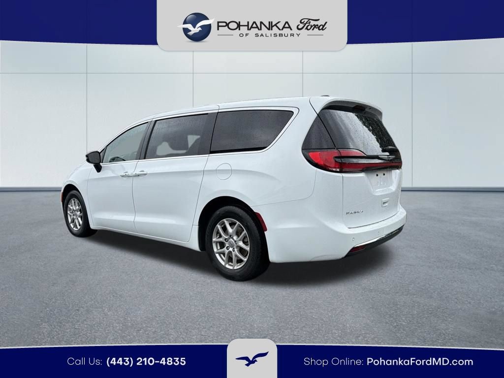 Used 2025 Chrysler Pacifica Select FWD image 7