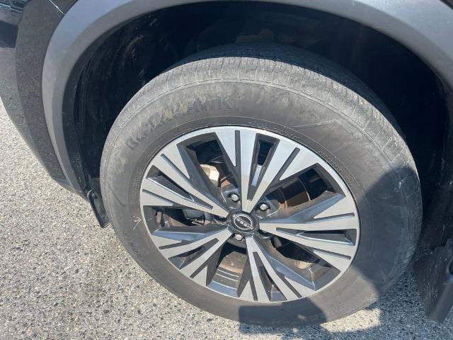 Used 2023 Nissan Rogue SV FWD image 4
