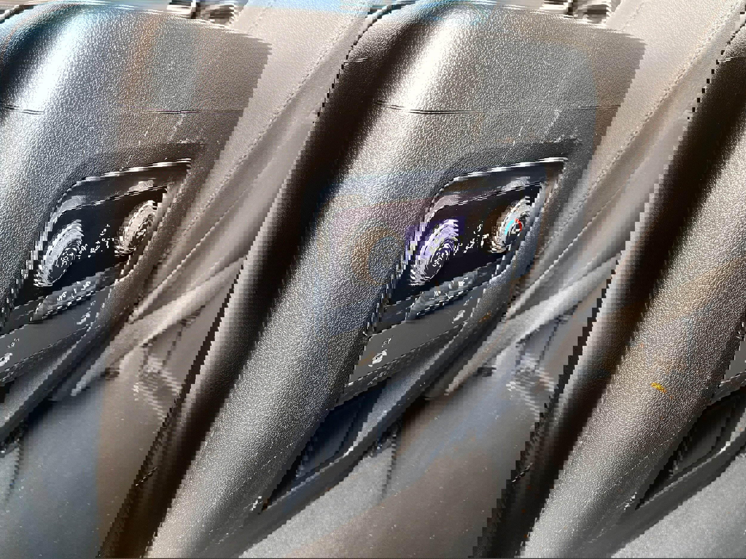 Used 2023 Chevrolet Suburban LT image 11