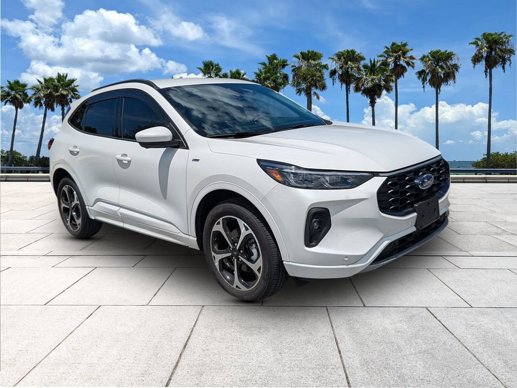 Certified 2025 Ford Escape ST-Line Elite w/ Premium Technology Package AWD/4WD image 2