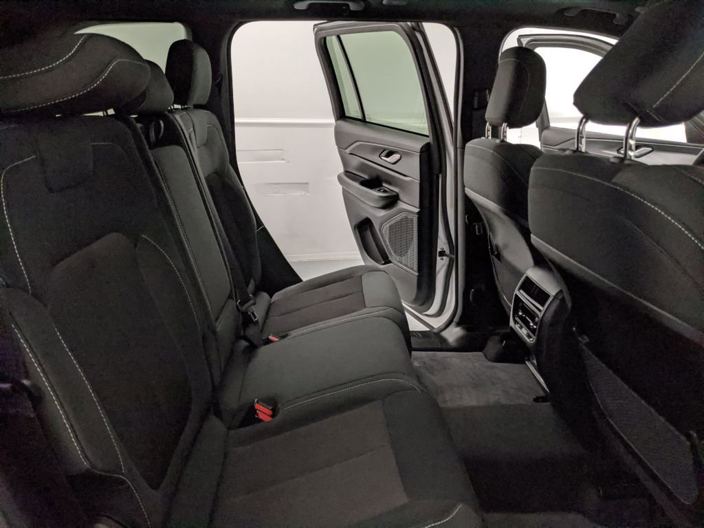 Used 2025 Jeep Grand Cherokee Laredo X image 20