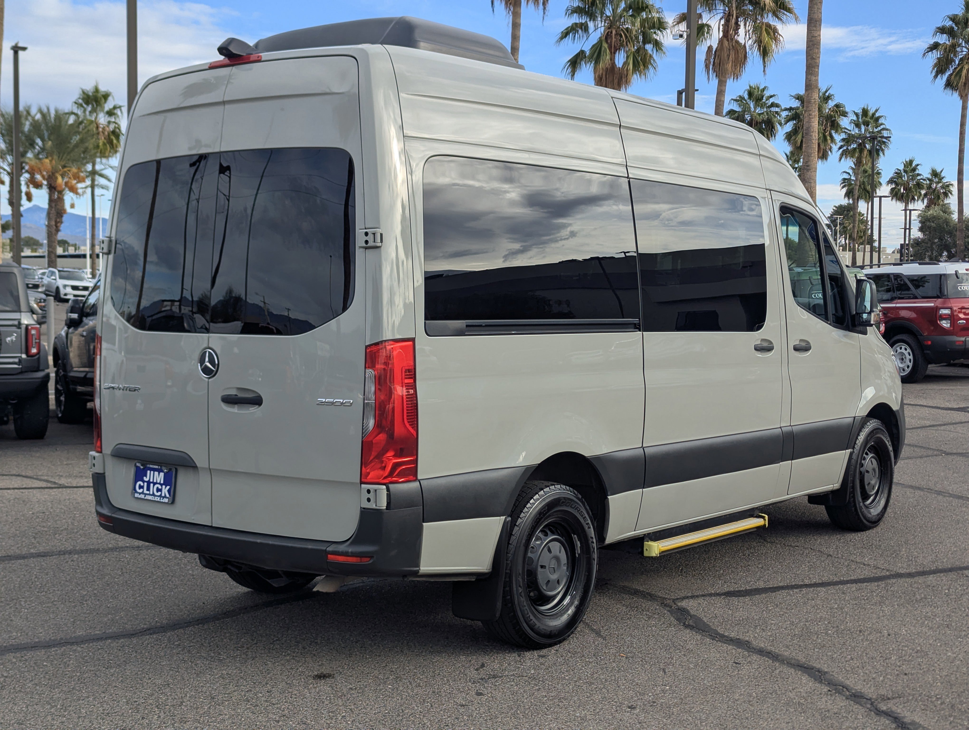 Used 2021 Mercedes-Benz Sprinter 2500 image 4
