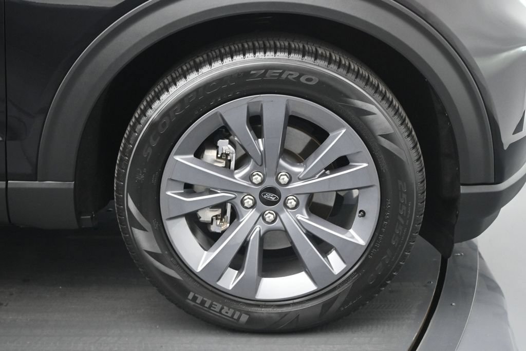 Certified 2023 Ford Explorer XLT w/ Equipment Group 202A RWD image 26