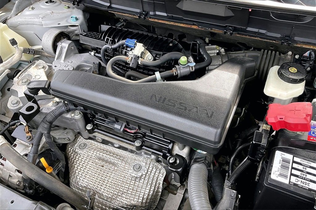 Used 2017 Nissan Rogue SL w/ SL Premium Package image 32