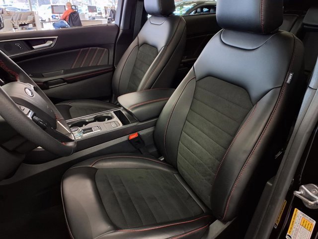 Certified 2024 Ford Edge ST-Line image 7