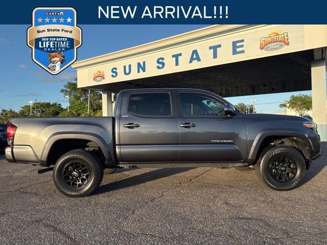 Used 2022 Toyota Tacoma SR5 w/ Technology Package RWD image 2