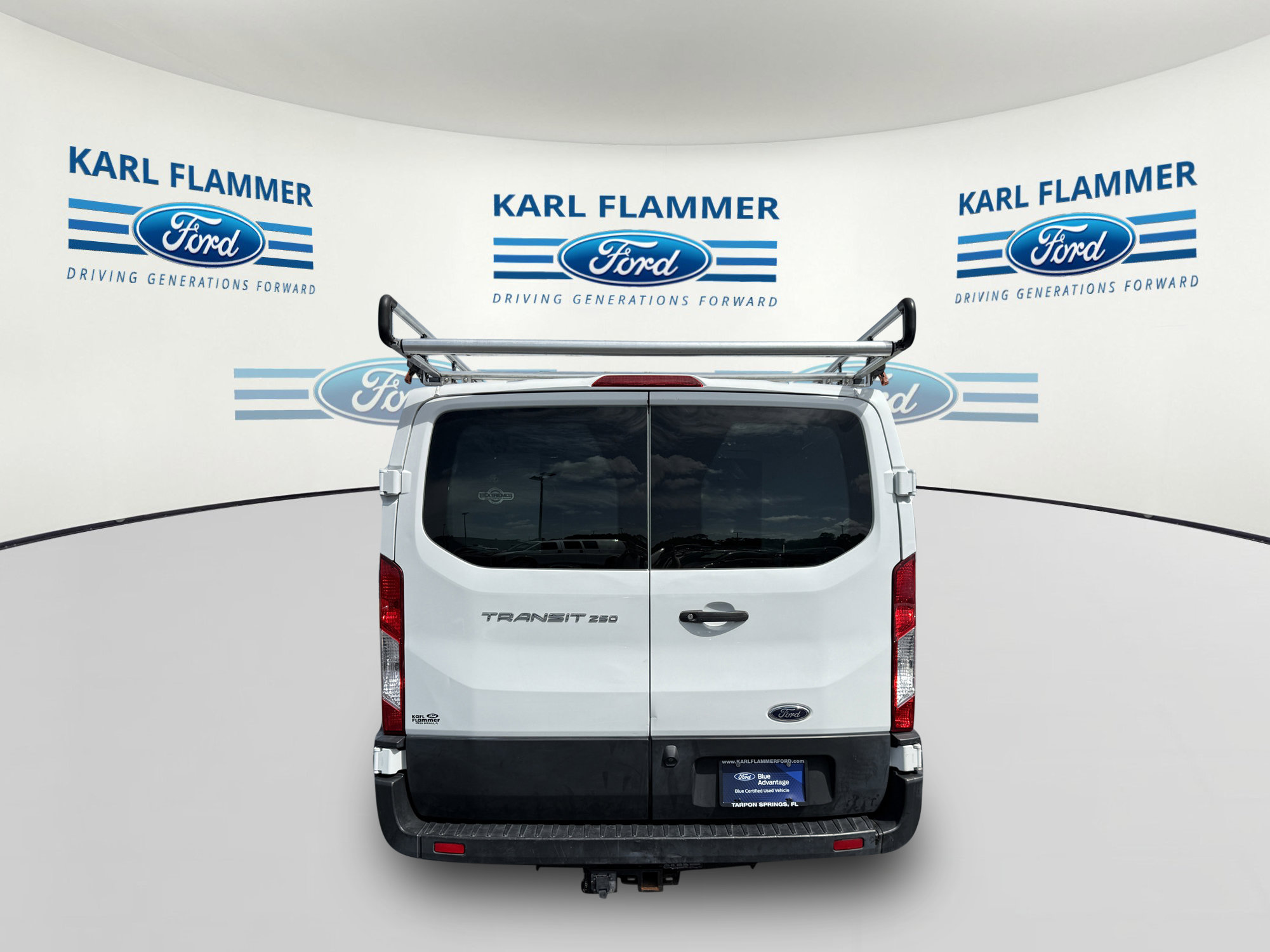 Certified 2019 Ford Transit 250 130 Low Roof w/ Exterior Upgrade Package RWD image 4