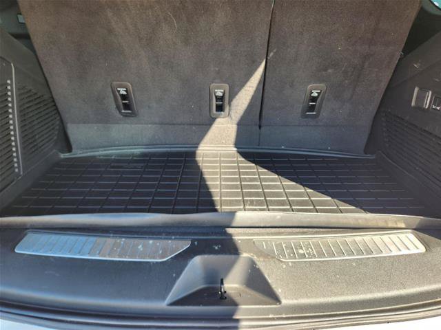 Used 2024 GMC Yukon AT4 w/ Technology Package AWD/4WD image 32