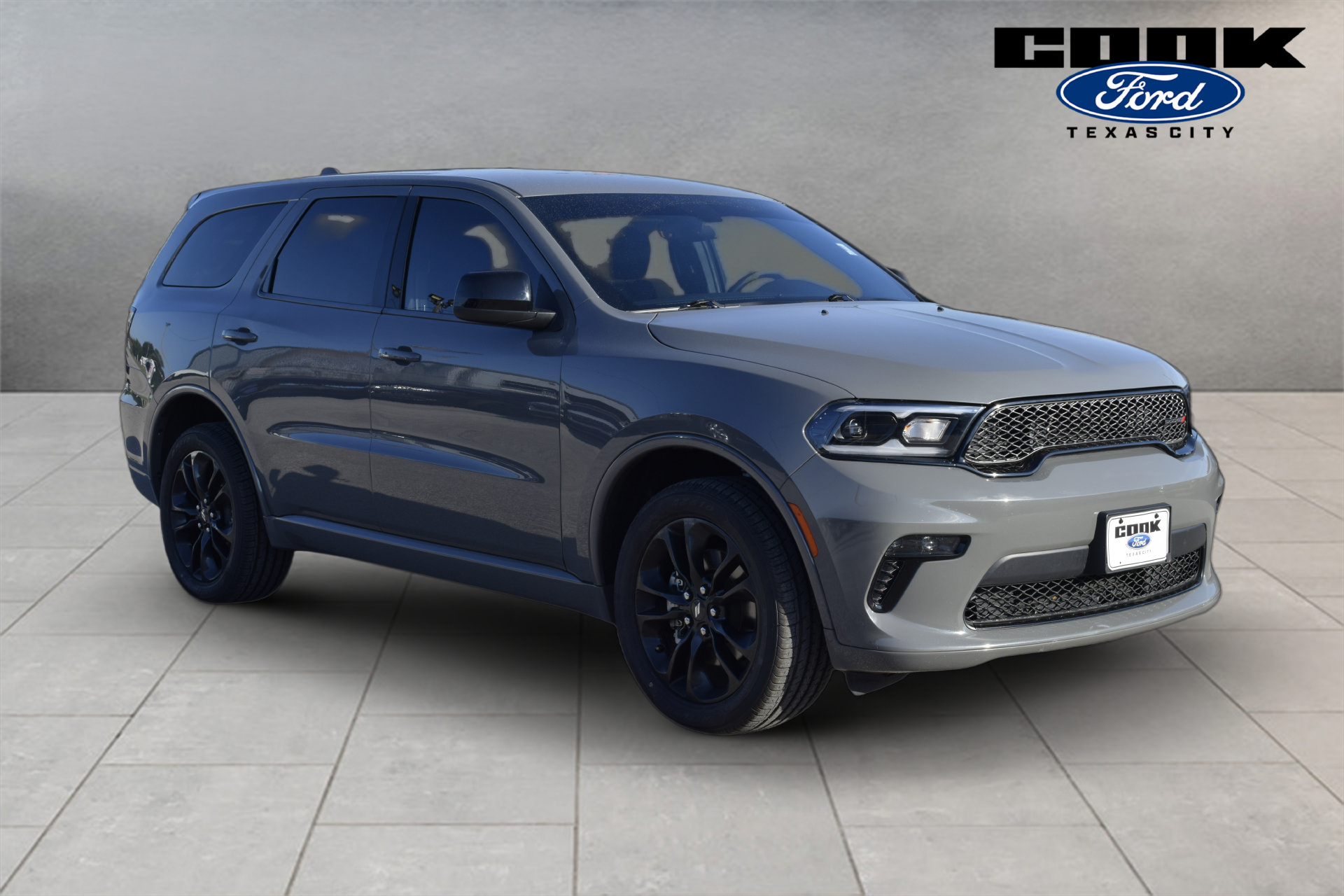 Used 2022 Dodge Durango SXT w/ Blacktop Package AWD/4WD image 2
