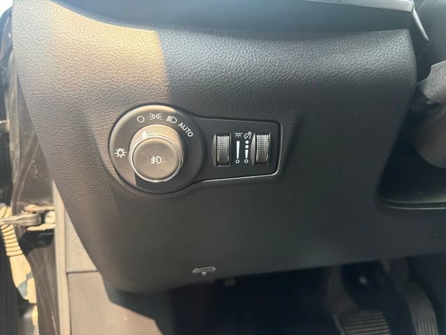 Used 2022 Jeep Compass High Altitude AWD/4WD image 11