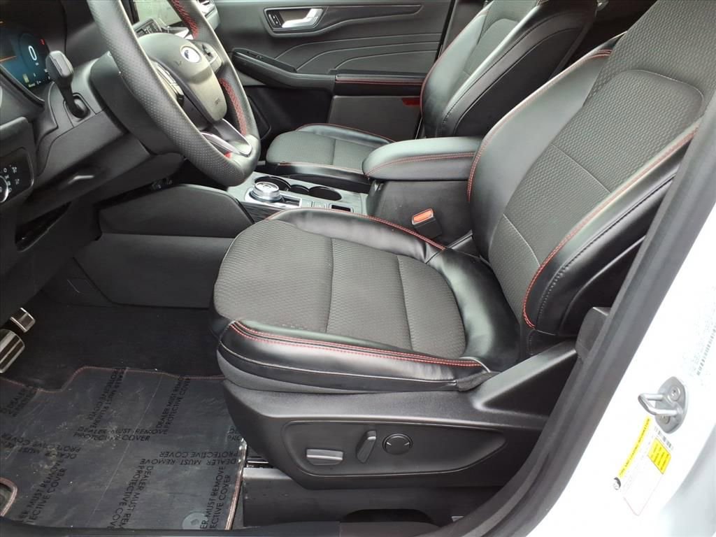 Certified 2023 Ford Escape ST-Line Select w/ Tech Pack #2 image 13