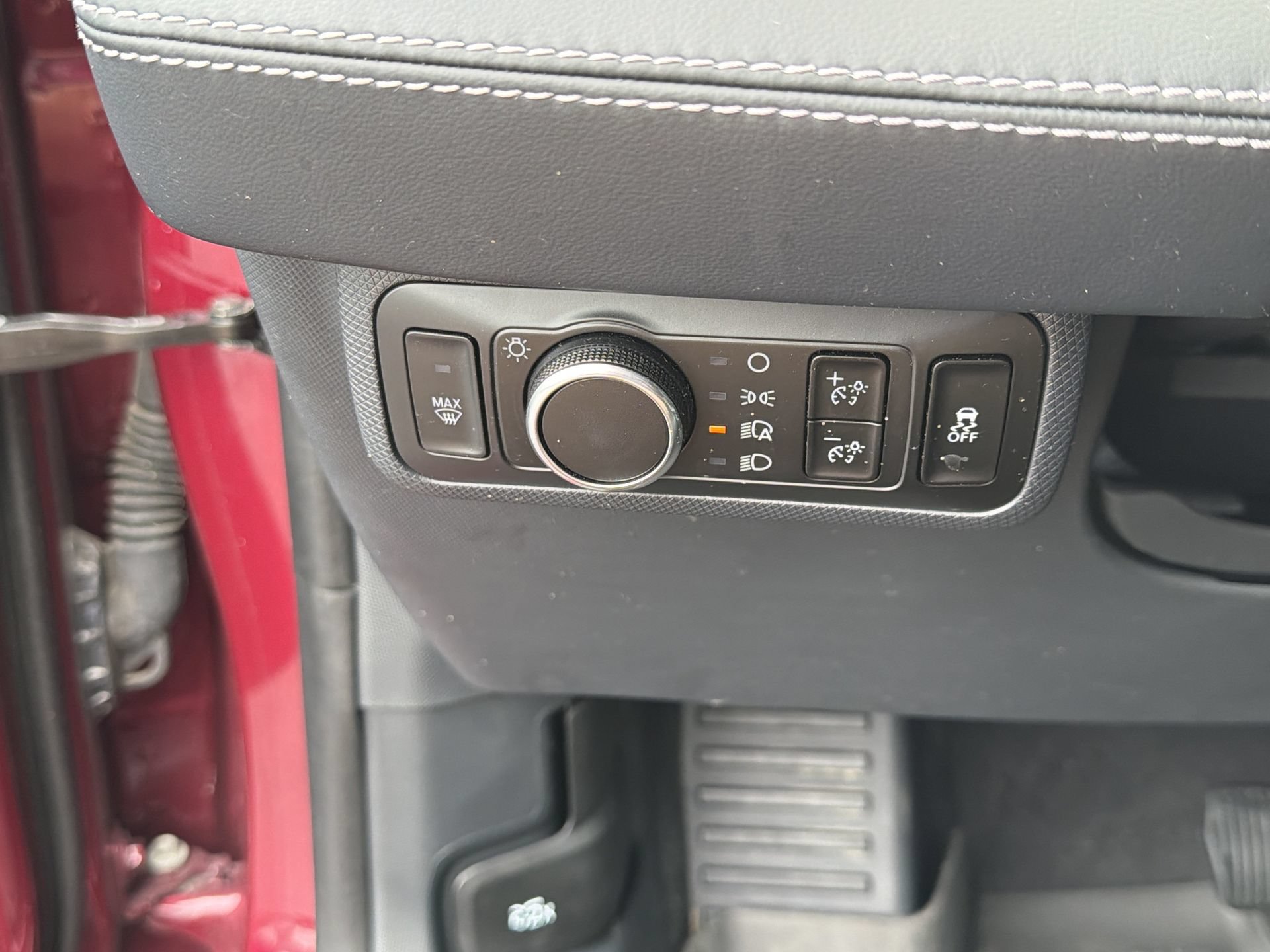 Certified 2025 Ford Mustang Mach-E Premium AWD/4WD image 5