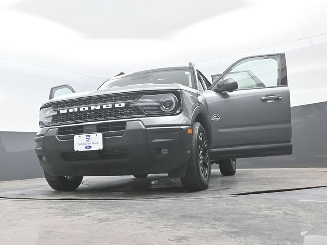 Certified 2025 Ford Bronco Sport Outer Banks w/ Outer Banks Tech Package+ AWD/4WD image 29