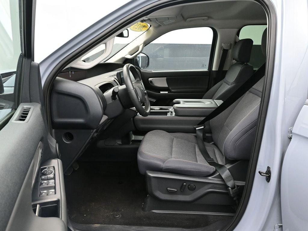 Certified 2025 Ford Expedition Max Active AWD/4WD image 13