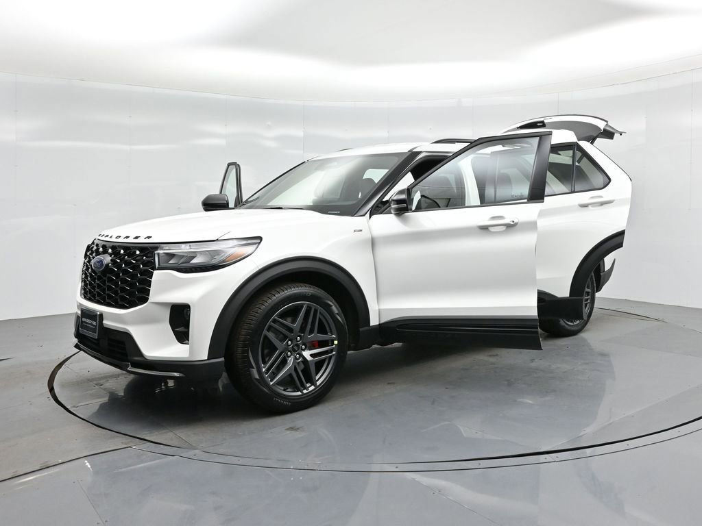 Certified 2025 Ford Explorer ST-Line w/ Premium Package image 31