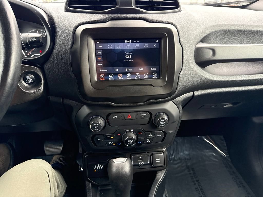 Used 2020 Jeep Renegade Latitude w/ Cold Weather Group AWD/4WD image 22