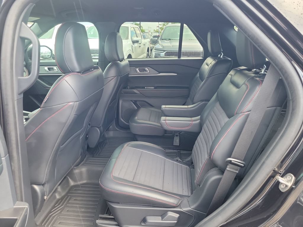 Certified 2025 Ford Explorer ST-Line w/ Premium Package RWD image 12