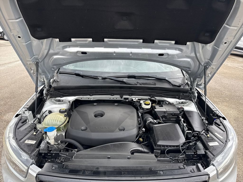 Used 2019 Volvo XC40 T5 R-Design image 28