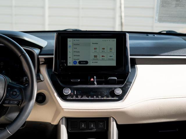 Used 2024 Toyota Corolla Cross XLE image 24
