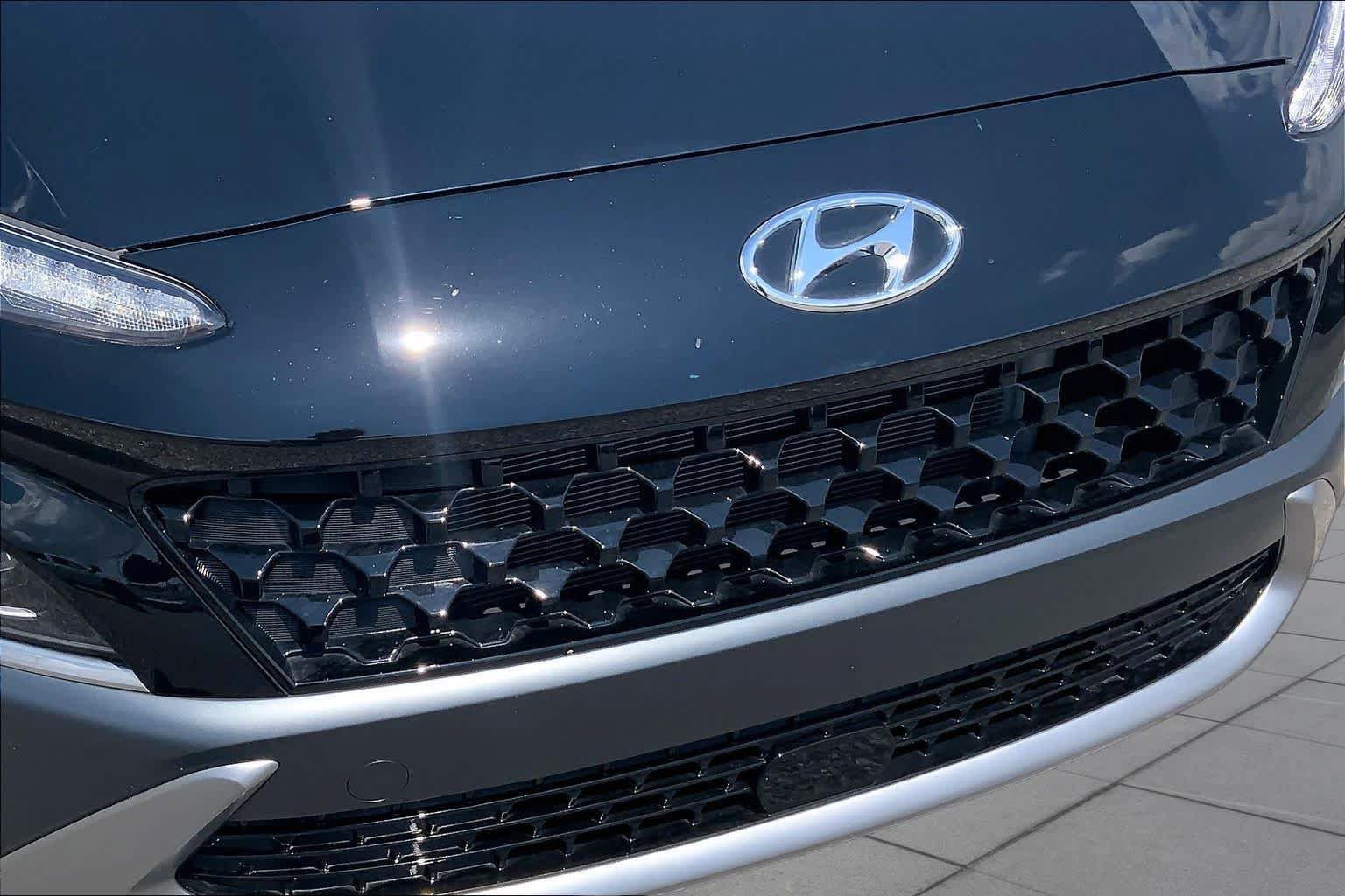 Used 2023 Hyundai Kona Limited FWD image 29