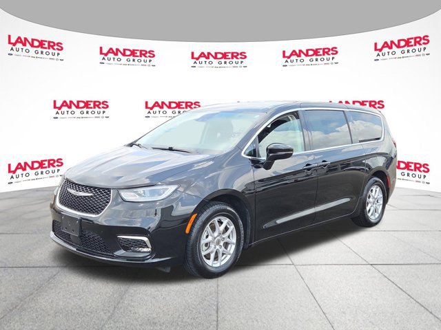 Used 2024 Chrysler Pacifica Touring-L FWD image 7
