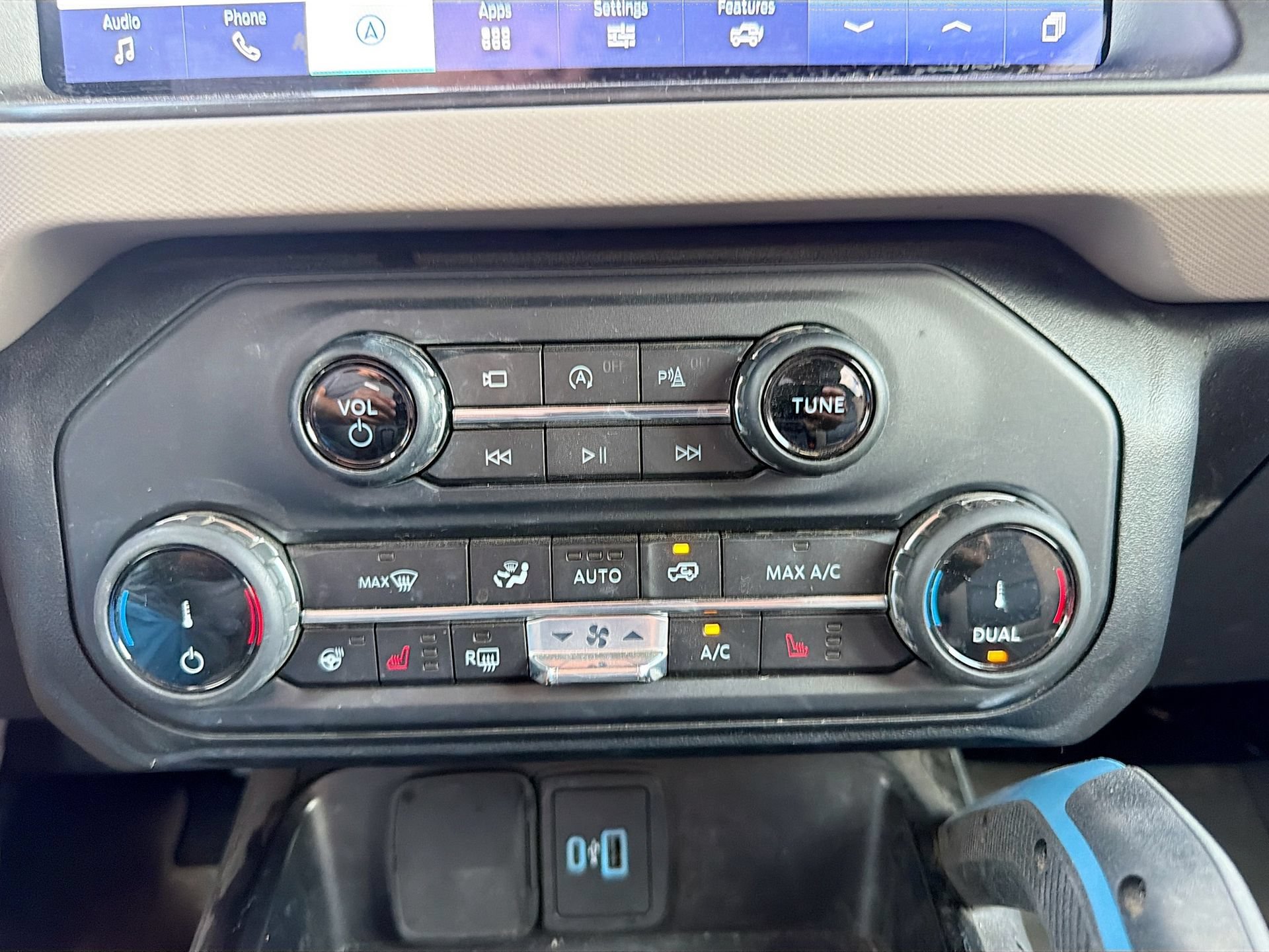 Certified 2022 Ford Bronco Wildtrak AWD/4WD image 16