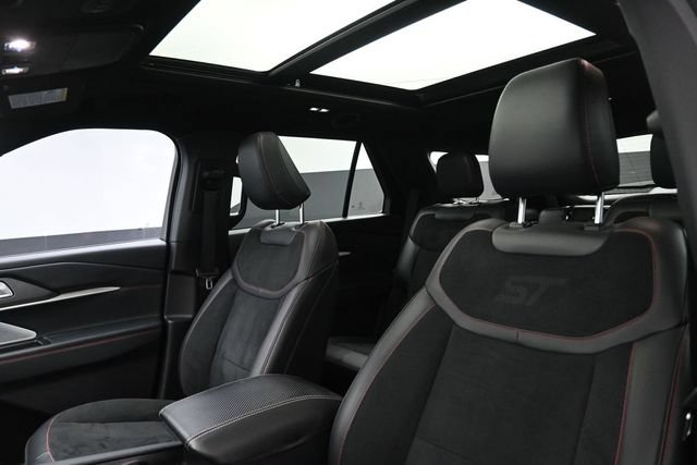 Certified 2025 Ford Explorer ST AWD/4WD image 10