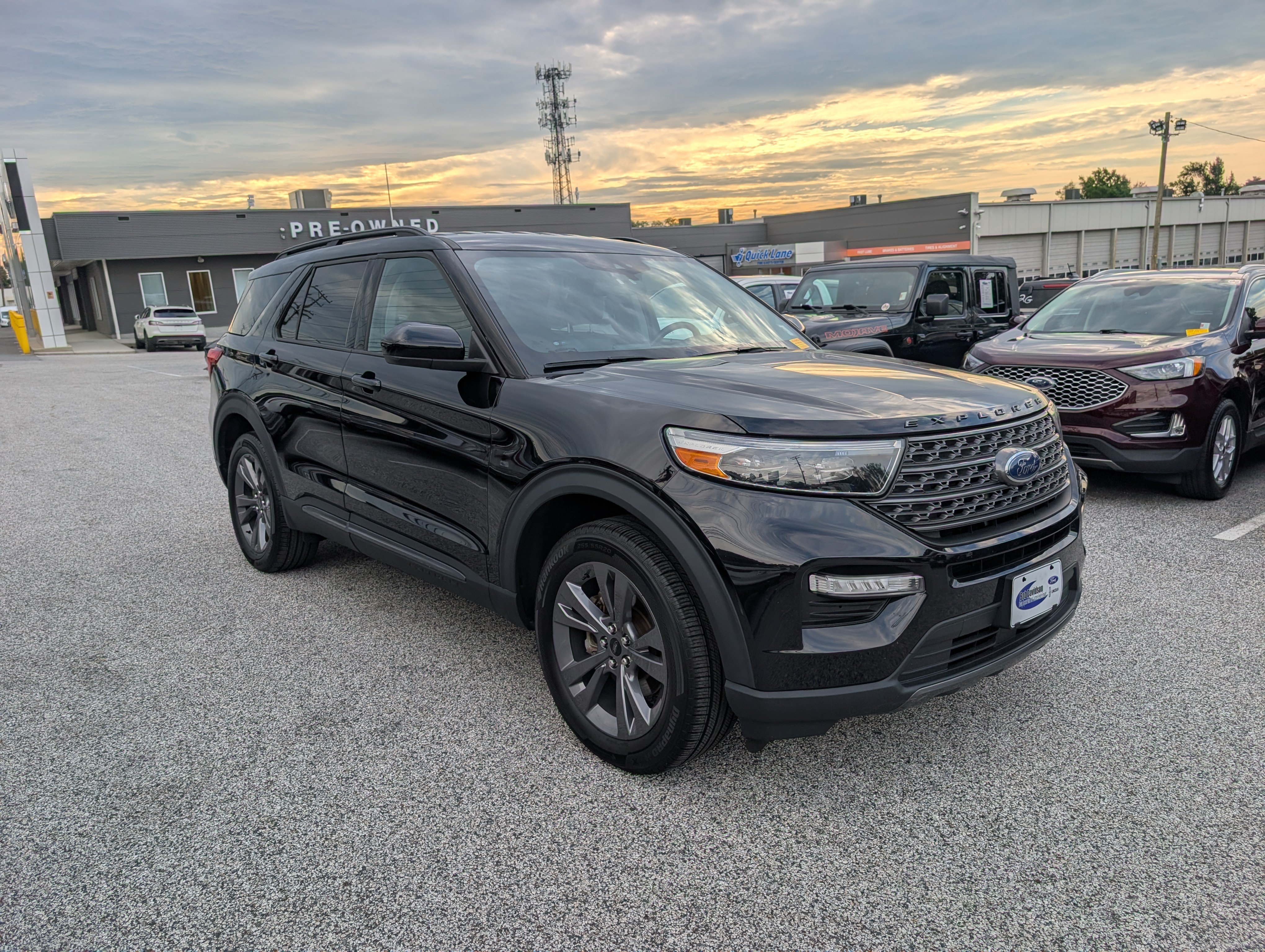 Certified 2022 Ford Explorer XLT w/ Equipment Group 202A AWD/4WD image 9