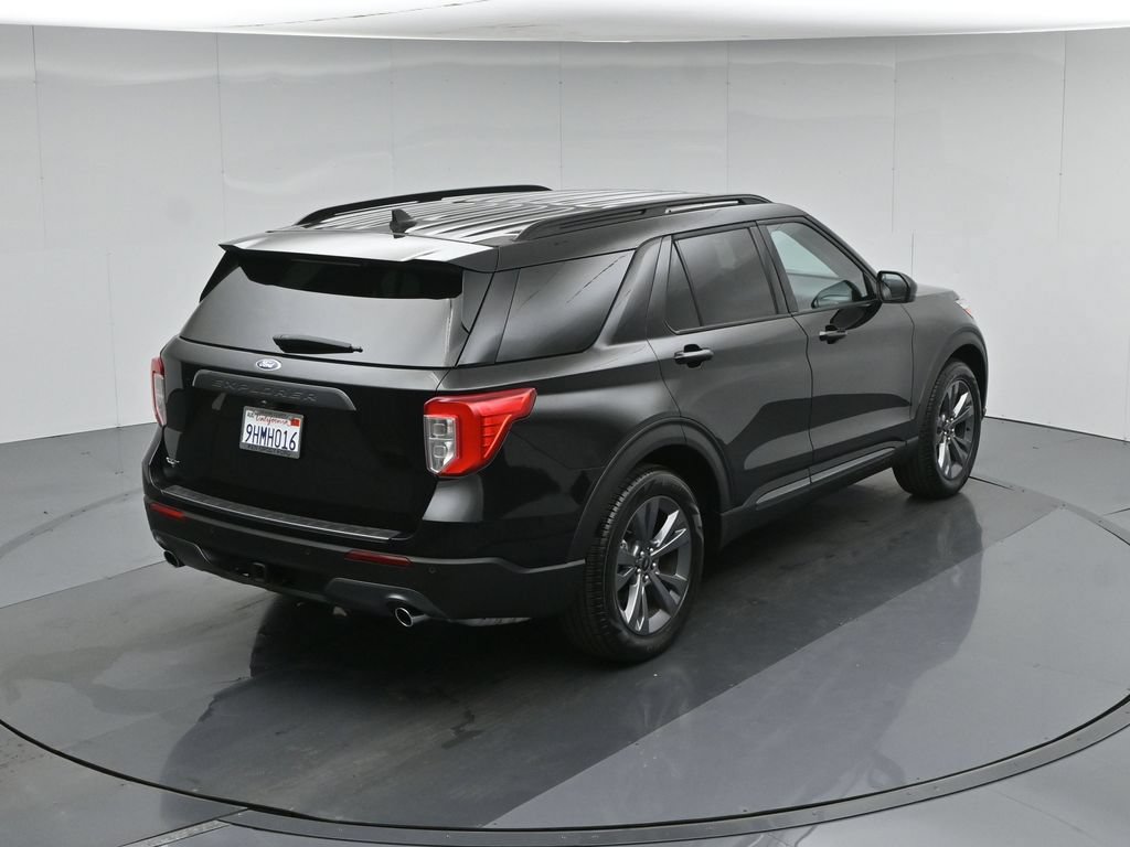 Certified 2023 Ford Explorer XLT w/ Equipment Group 202A RWD image 40