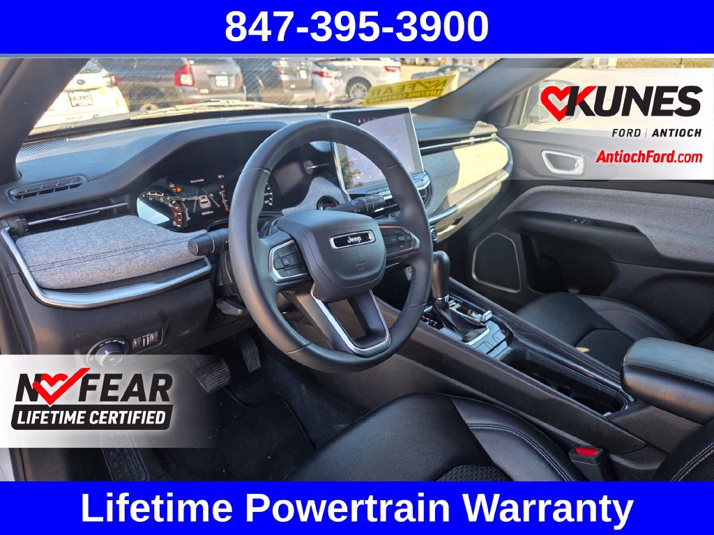 Used 2024 Jeep Compass Latitude AWD/4WD image 16