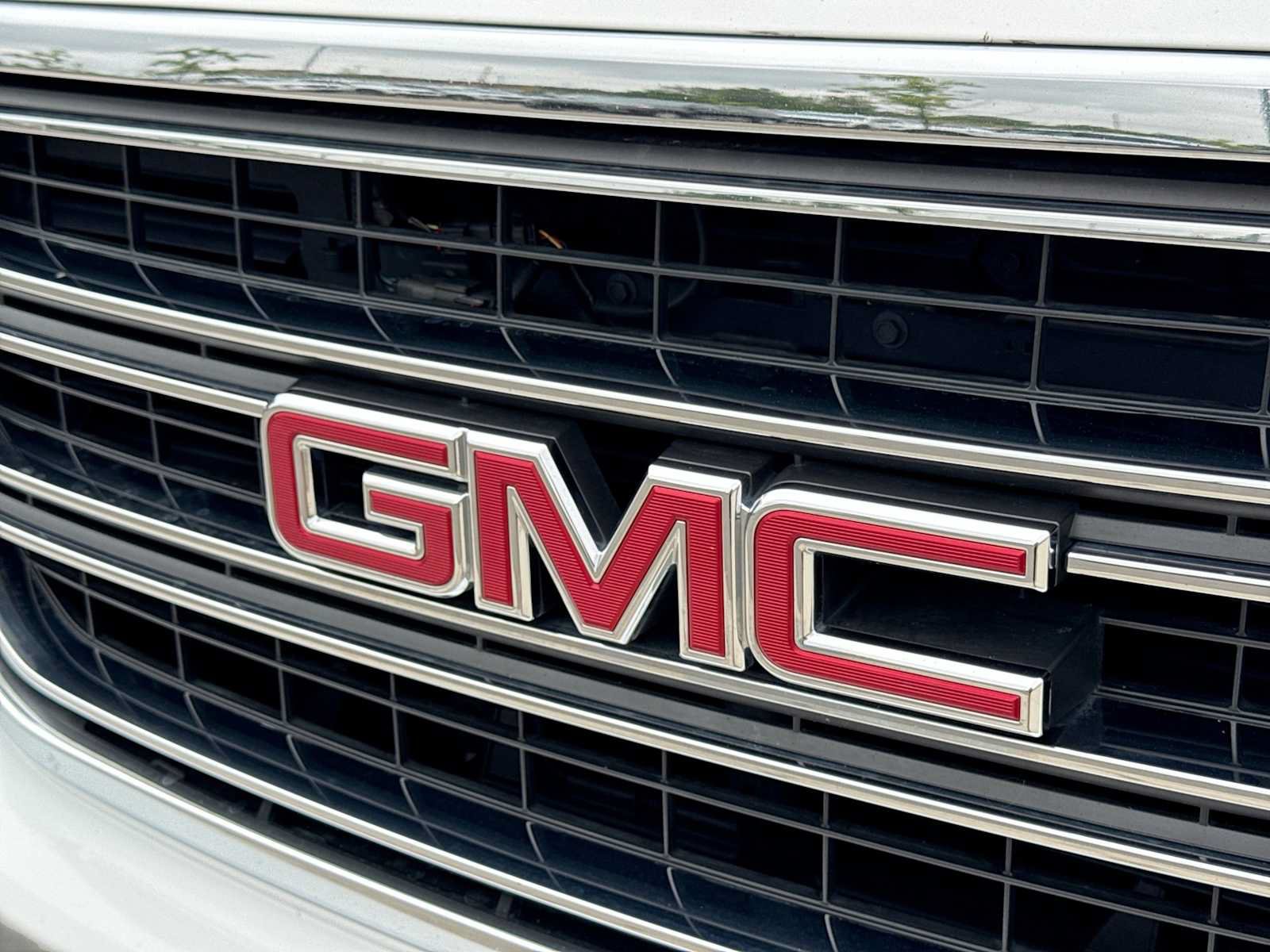 Used 2020 GMC Yukon SLE w/ SLE Value Package AWD/4WD image 11