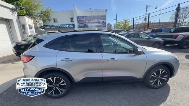 Certified 2022 Ford Escape SE w/ SE Sport Appearance Package AWD/4WD image 4