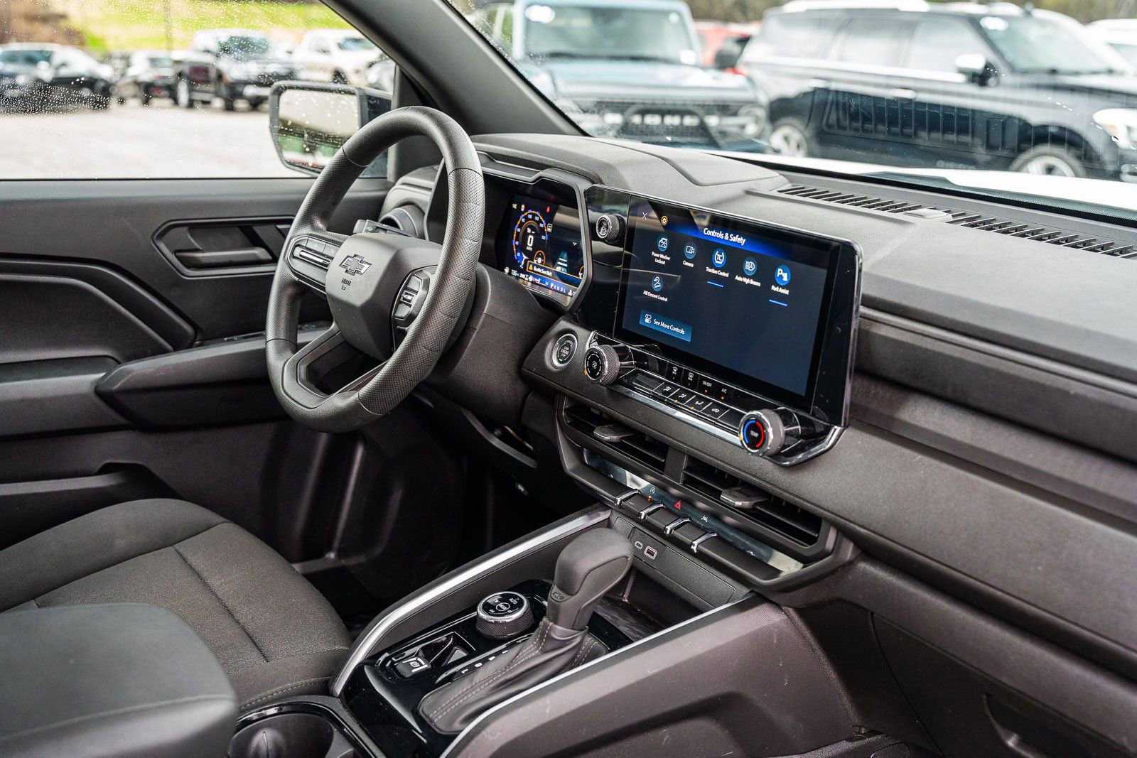 Used 2024 Chevrolet Colorado Trail Boss w/ Technology Package image 14