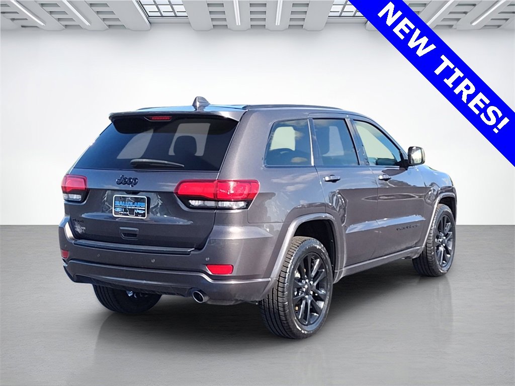 Used 2018 Jeep Grand Cherokee Altitude image 3