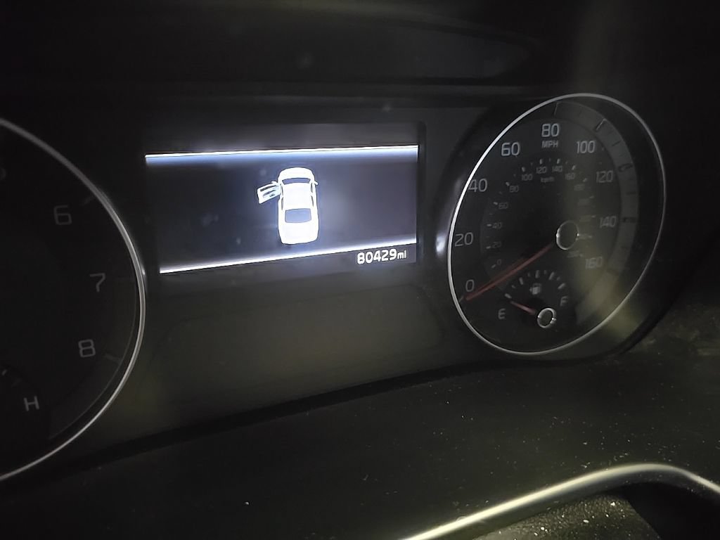 Used 2023 Kia Forte GT-Line w/ GT-Line Premium Package FWD image 3