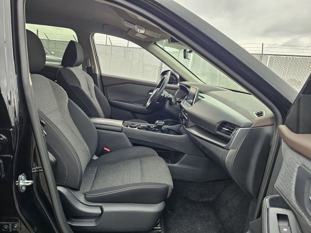 Used 2023 Nissan Rogue SV image 26